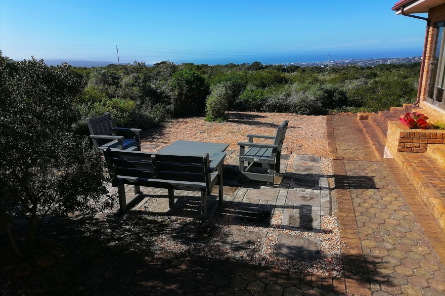 4 Bedroom Property for Sale in Stilbaai Wes Western Cape